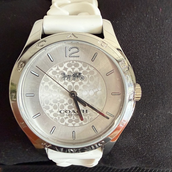 Coach Maddy Watch - Picture 2 of 8